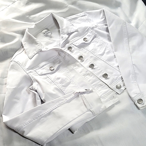 Jean jacket - Picture 1 of 7